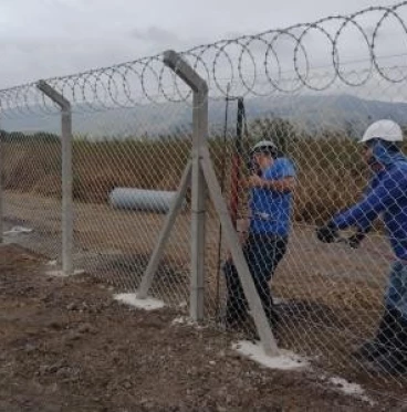 Imagem INSTALAÇÃO E VENDA DE TELAS PARA TODOS OS TIPO DE CERCAMENTO
